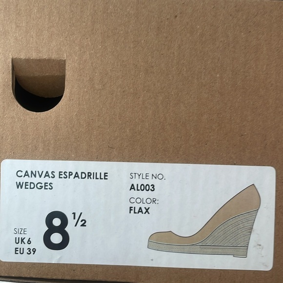 J crew espadrilles beige linen color 8.5 worn once classic timeless - Picture 5 of 7